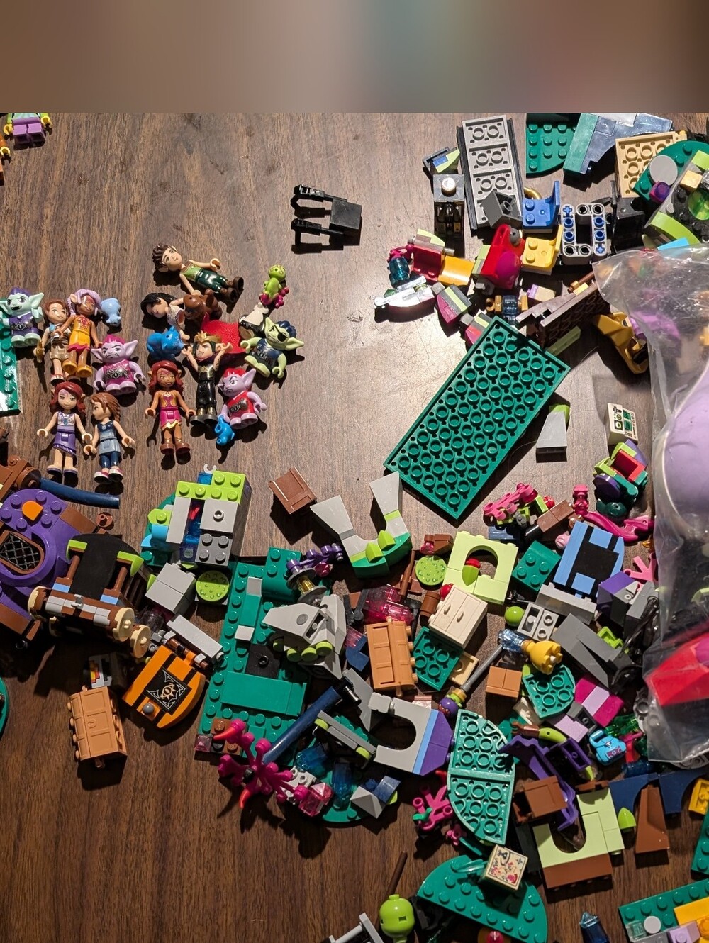Big Mixt And Match LEGO 2014 With Figurines 2.5 Pounds